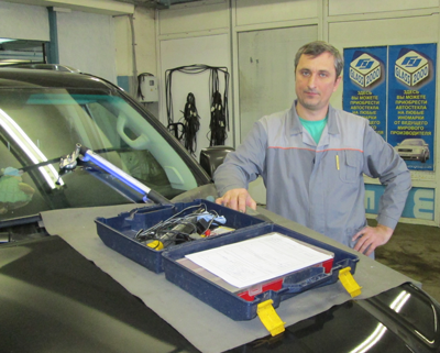 Мастер ремонта стекол Мастер по ремонту сколов и трещин на лобовом стекле